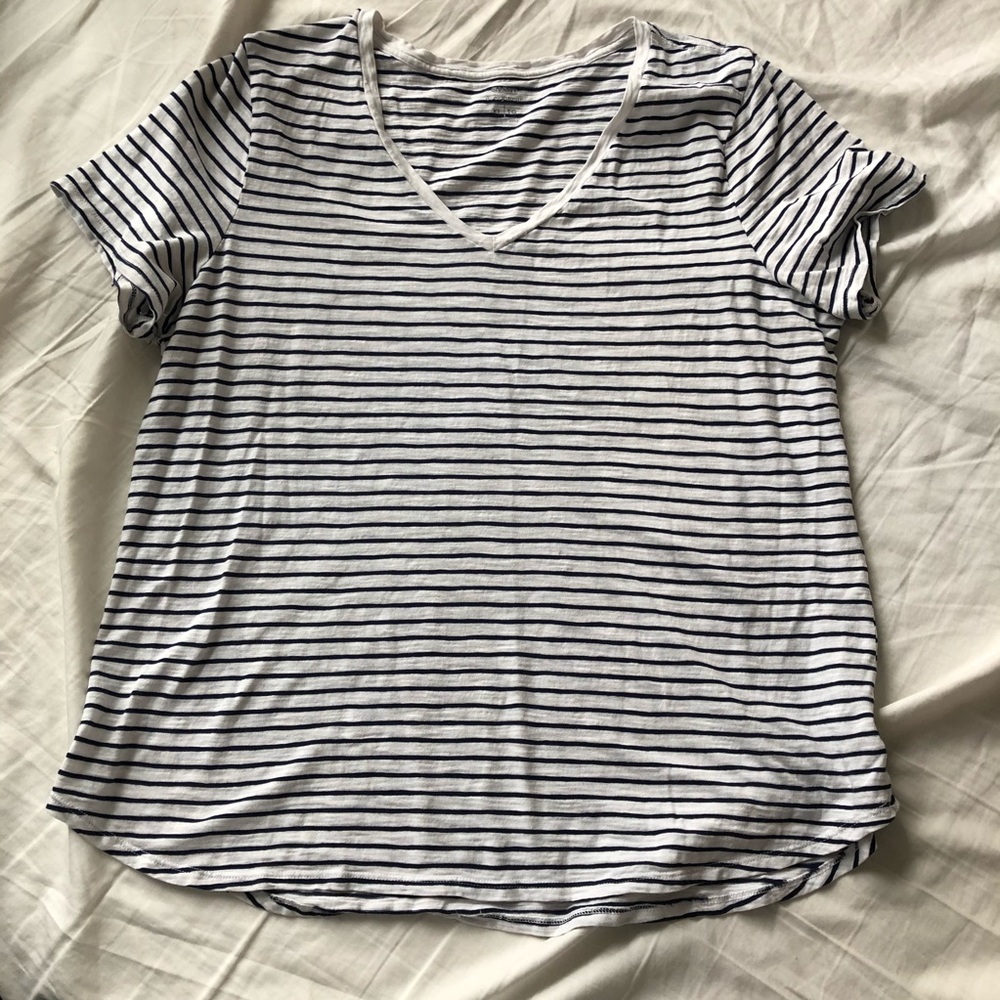 Old Navy Everywear T Size XL Navy and White